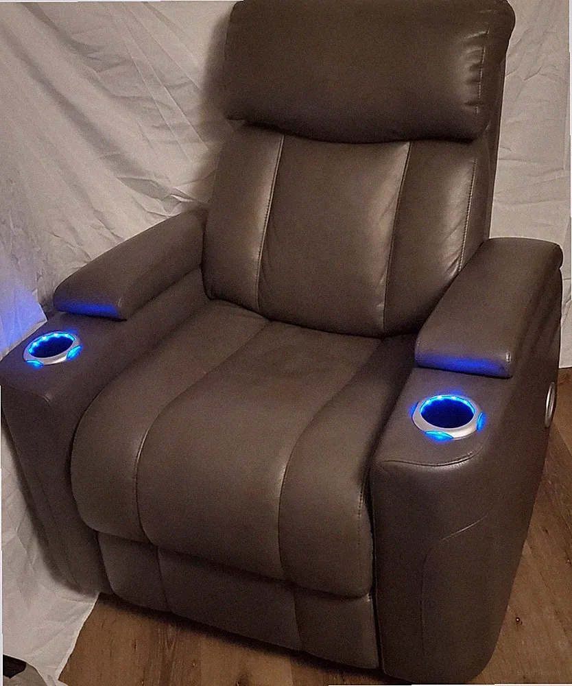 Power Recliner Chair W/ Bluetooth Speakers and USB charging Port.